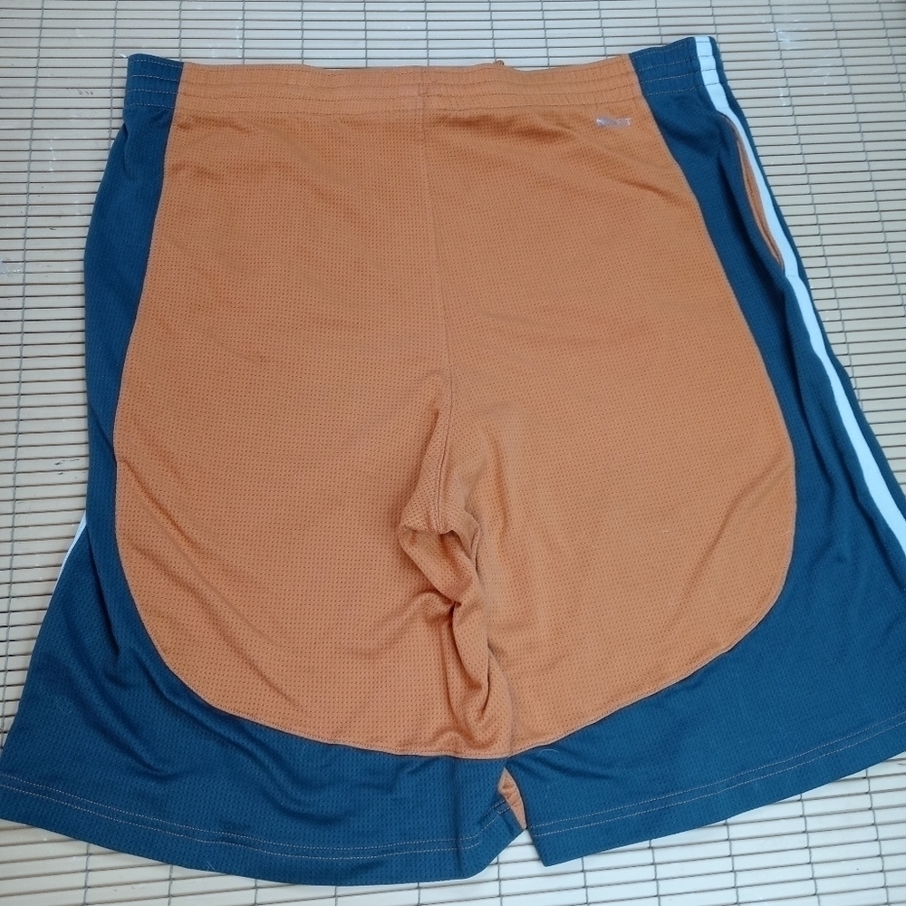 Nike Team Nike Fit Dry University of Texas gym shorts. Drawstring waist. Sz Larg